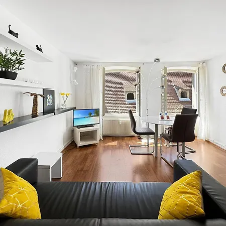 By Jo * Κολμάρ